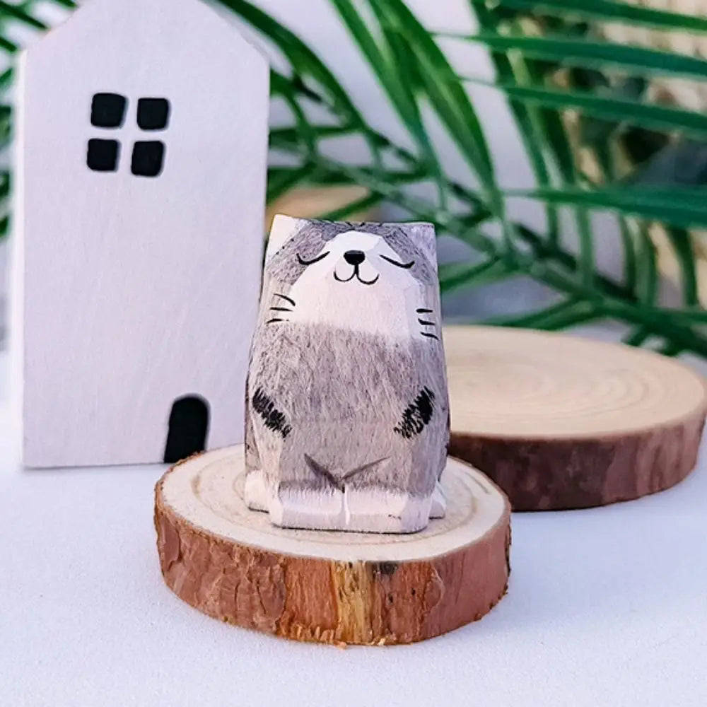 Creative Cartoon Animal Wood Bear Figurine Carved Wooden Desktop Knick-knack Home Decoration Art Craft Carving Cat Statue