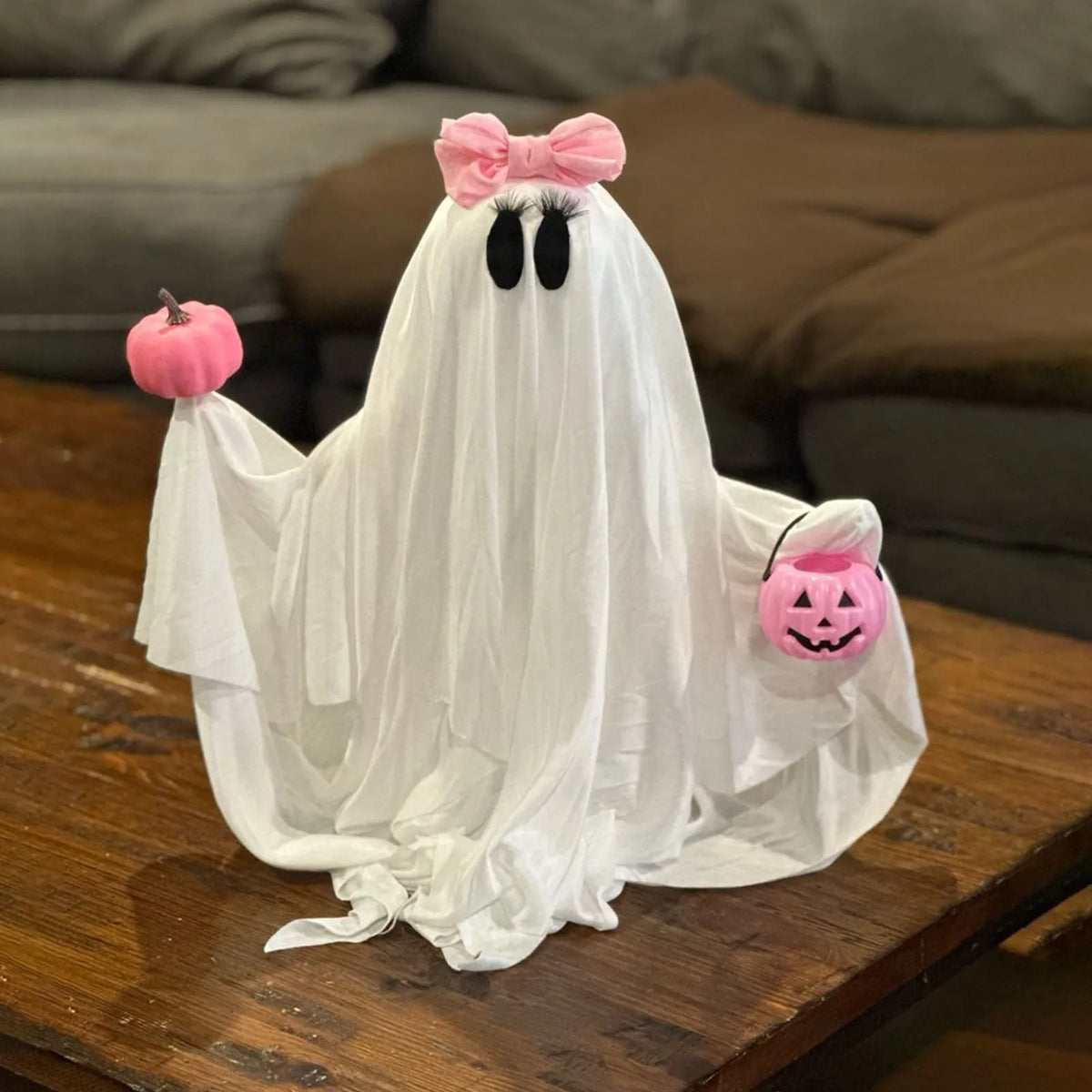 Halloween Ghost Holding Pink Pumpkin Halloween Decorations Indoor Spooky Ghost Decor Halloween Party Desktop Decoration Ornament